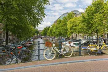 Amsterdam, one of the best cities in sustainable transport Amsterdam, one of the best cities in sustainable transport